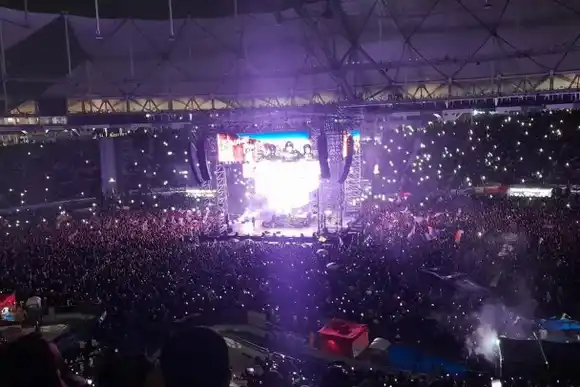 Trabajadores del show de La Renga en La Plata se intoxicaron con viandas en mal estado