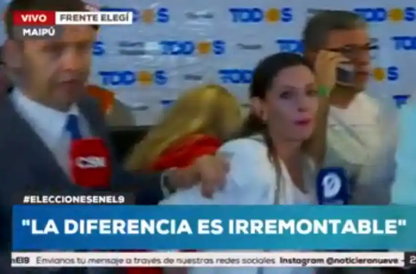 Un periodista de C5N empujó a una colega frente a la cámara y generó repudio en redes