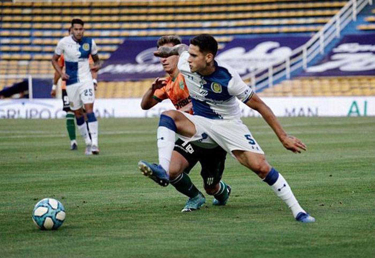 Central quedó partido al medio y  sufrió una goleada ante Banfield