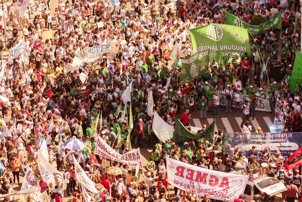 Masiva protesta docente: fuertes reclamos salariales y rechazo a la reforma jubilatoria