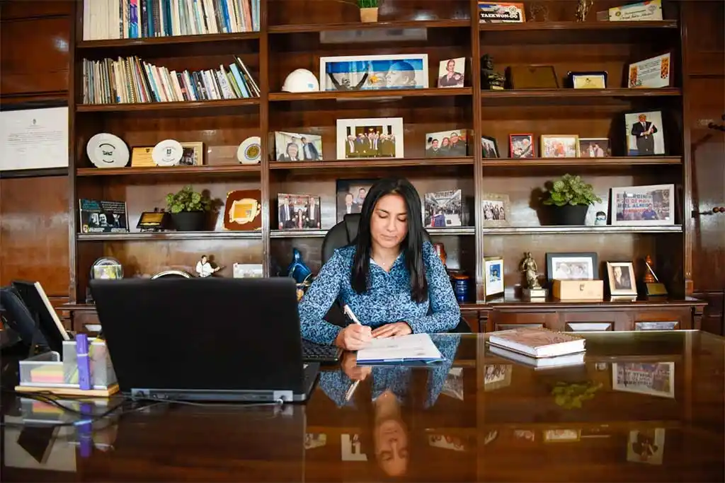 Malvinas Argentinas: Correa adelantó el aumento del 20% para los municipales de septiembre a agosto