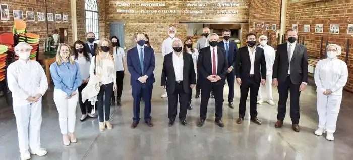 El Presidente y Bordet  visitaron un laboratorio  que exporta a 30 países