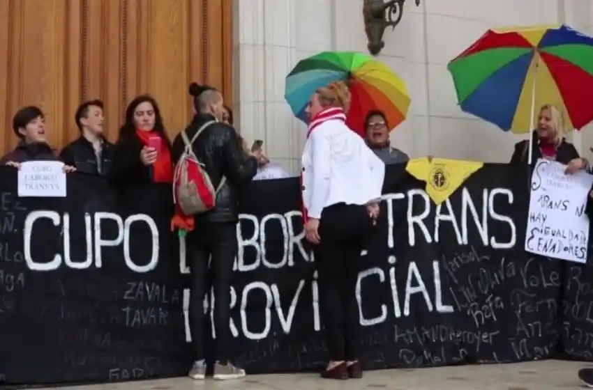 Promulgaron la ley de cupo laboral trans