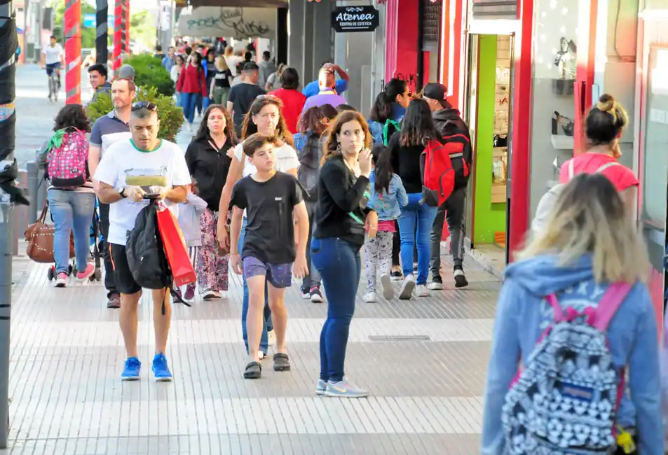El Concejo Deliberante pide a los comercios que el 24 y 31 cierren a las 18