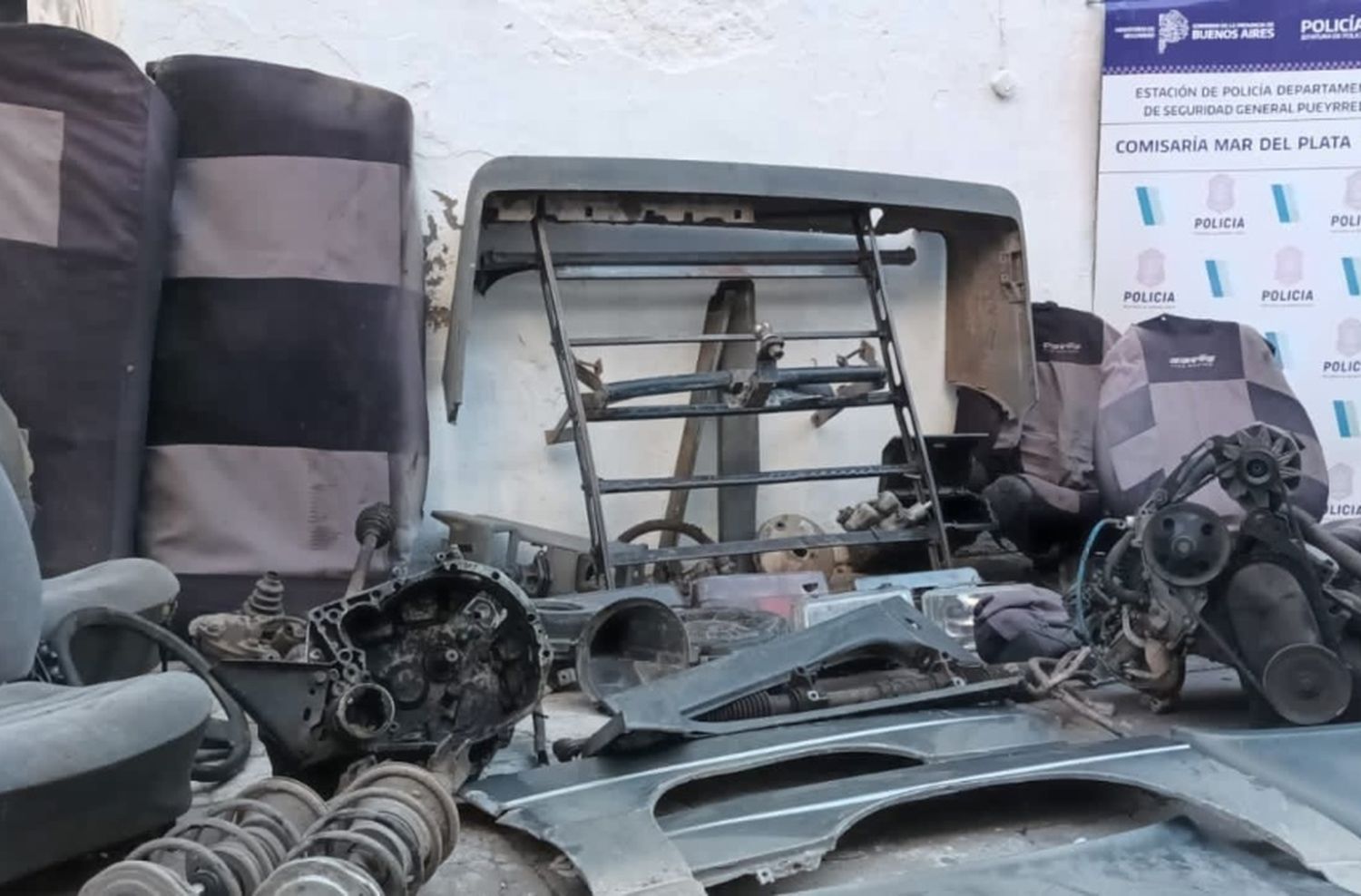 Allanamiento y detención en un desarmadero de autos