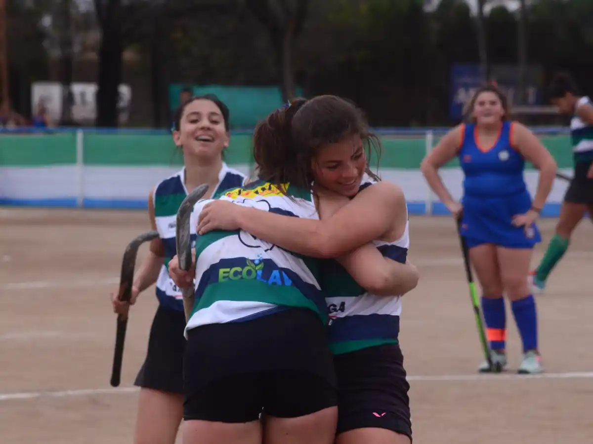 Jugaron Las Charitas en Montecristo