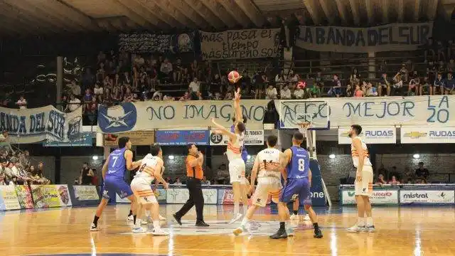 Derrota de Estudiantes por un doble en Parque Sur