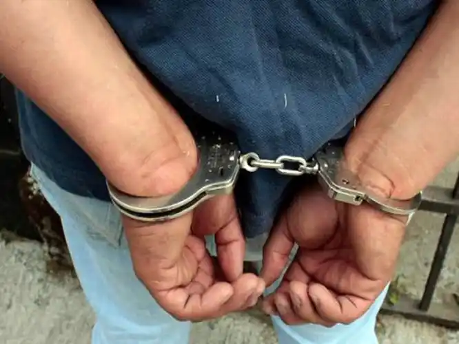Mantuvo de rehén y abusó de una menor: afronta un juicio