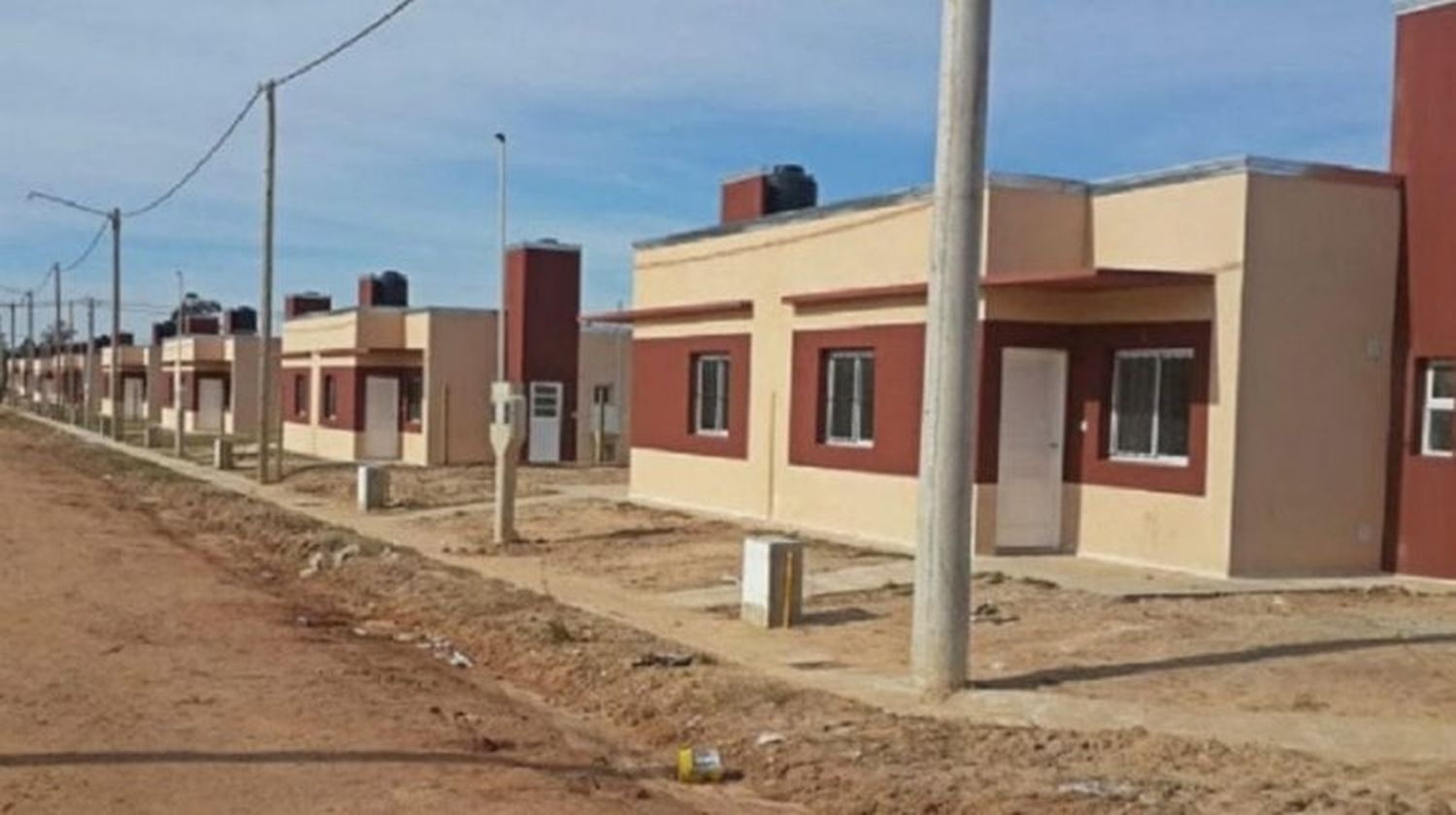 La construcción de viviendas "arraiga a la gente en poblados rurales"