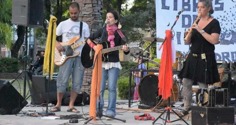 Música en plaza Belgrano por el Día de la Mujer