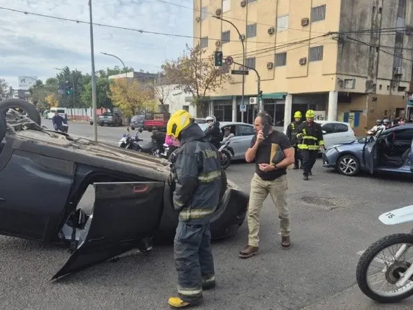 Una diputada chocó contra un auto en la zona oeste