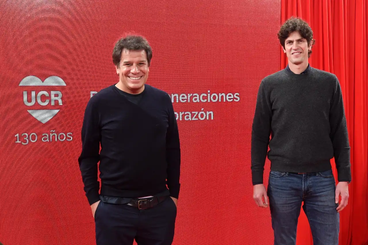 Manes: “Con la UCR no alcanza, pero debe liderar”