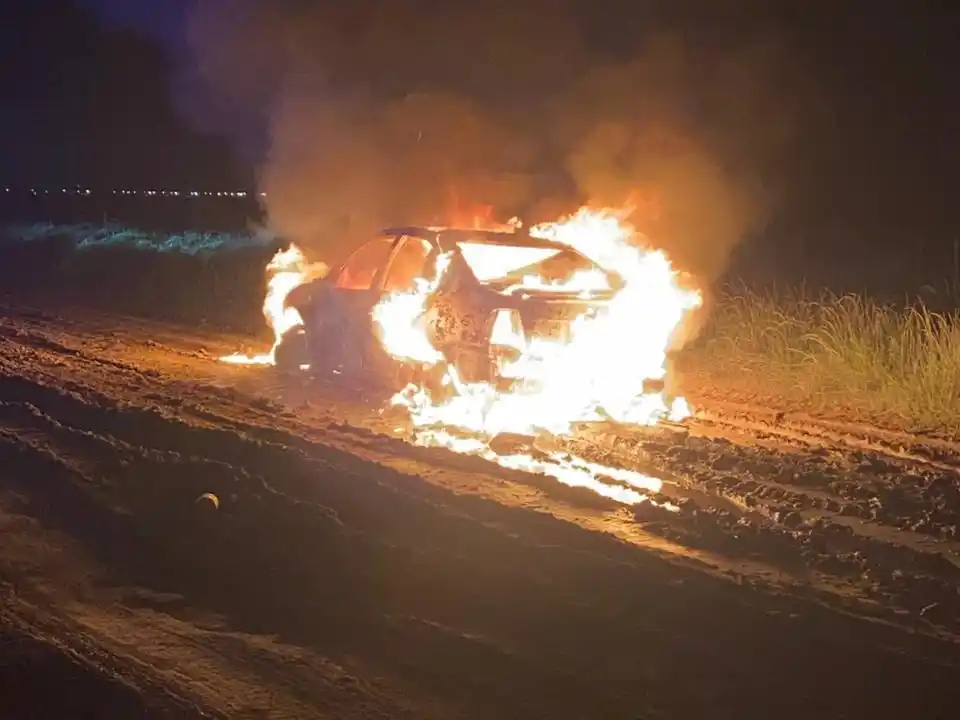 Incendio de un auto.