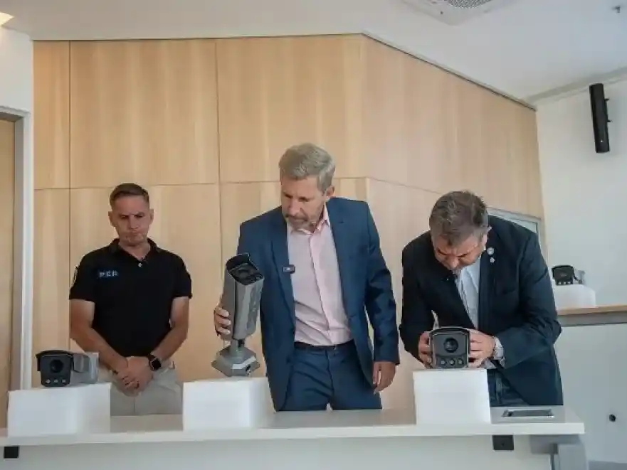 Incorporan nuevas cámaras lectoras de patentes para reforzar los puestos camineros de la provincia