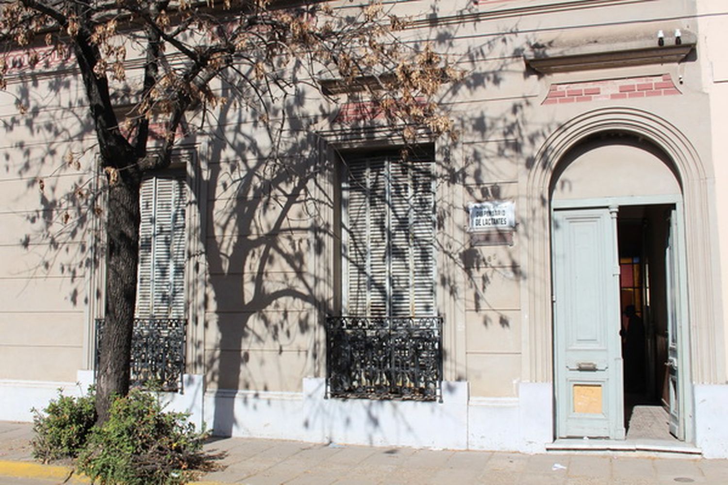 Comenzó la remodelación del inmueble de la Casa de la Mujer y el Vacunatorio