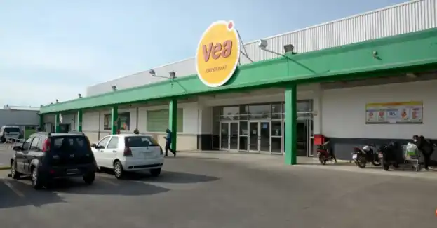Robos a supermercado en Bahía Blanca: “Llegaron unas 20 personas e intentaron abrir un portón”, relató un comisario