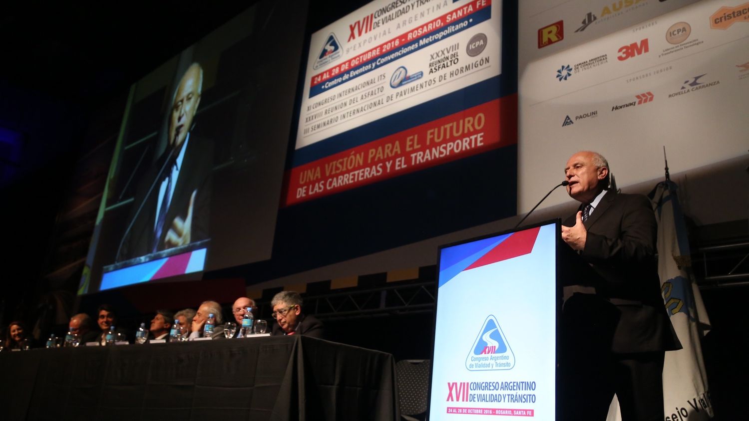 “La obra pública tiene que ser una de las grandes herramientas para el despegue de la economía”