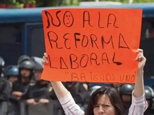 Milei avanza con la reforma laboral: “Los trabajadores van a perder todo”