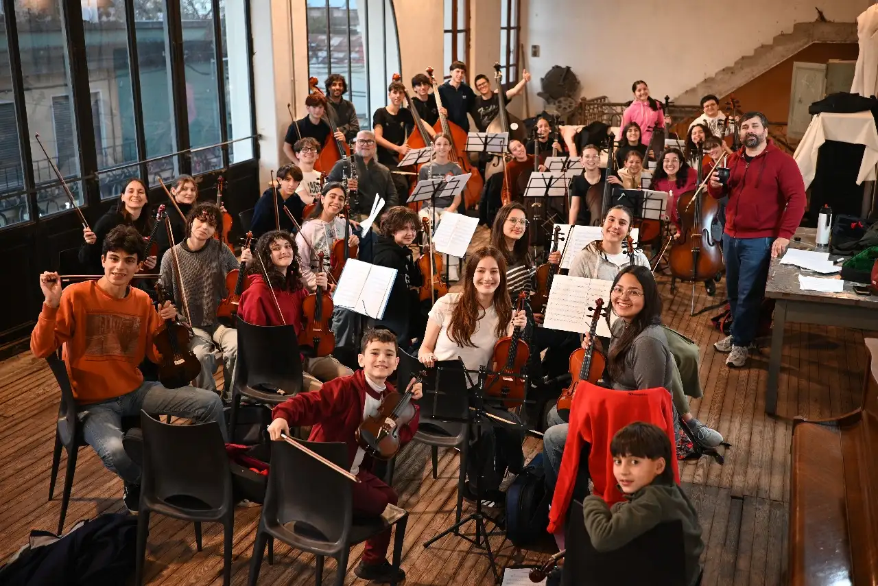 La Orquesta Yaguarí Guazú cerró su año con una muestra final en la Casa de Deken