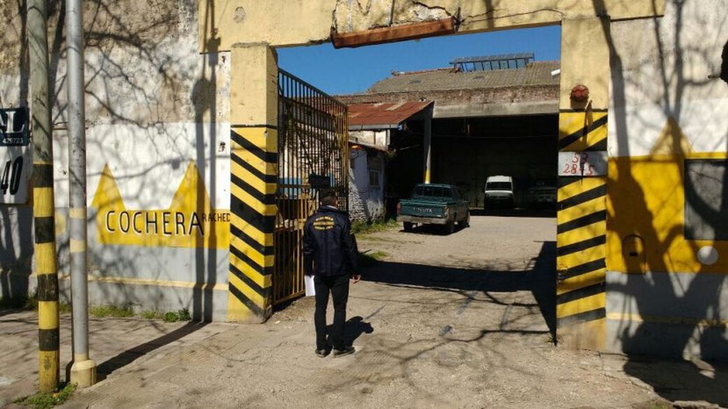 La Policía clausuró talleres mecánicos sin habilitación