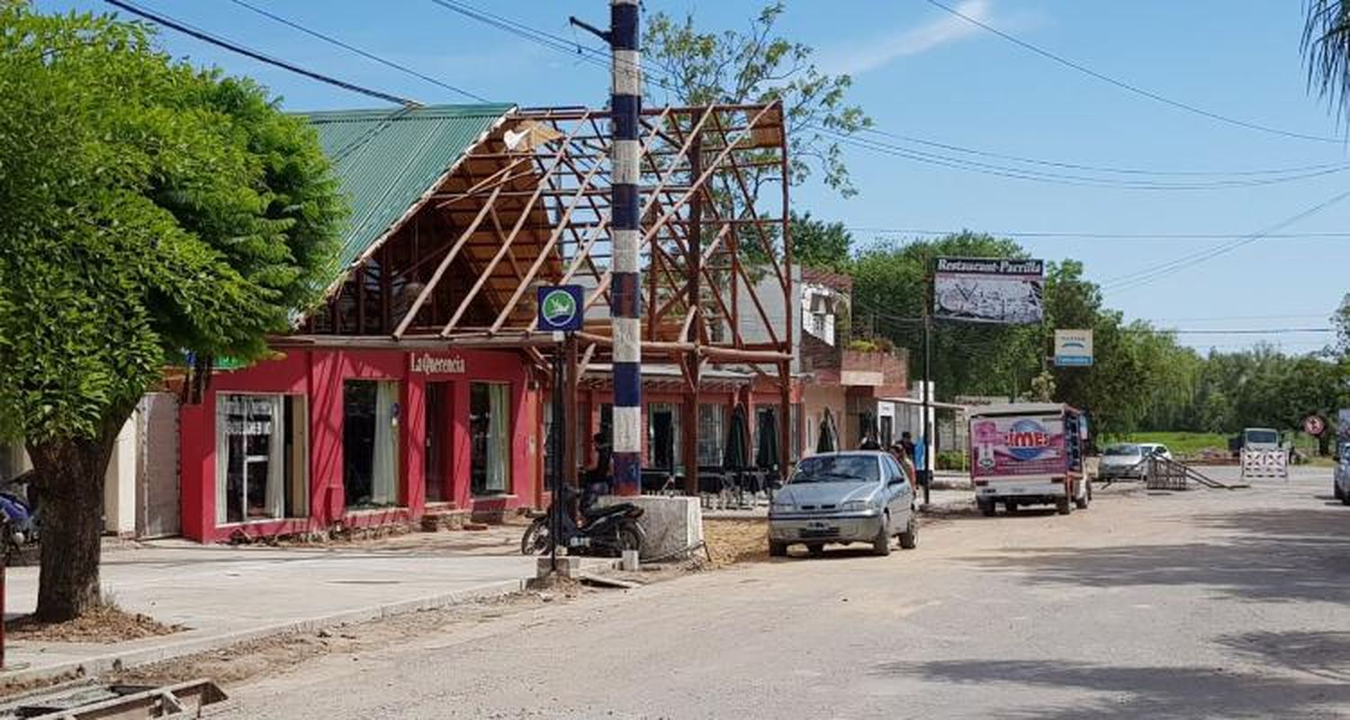 Peatonal 11 de Septiembre: Terminaron las veredas y colocan los adoquines