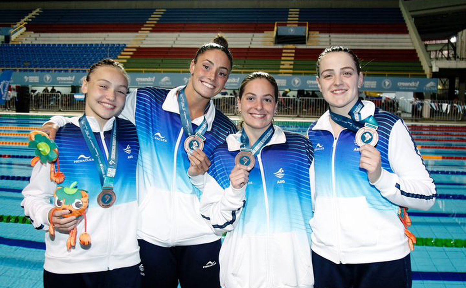 Lucía Gauna junto a sus compañeras de posta (Foto: Heracles)