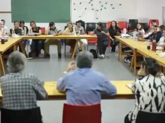 AGMER se reúne en plenario para analizar la situación salarial docente