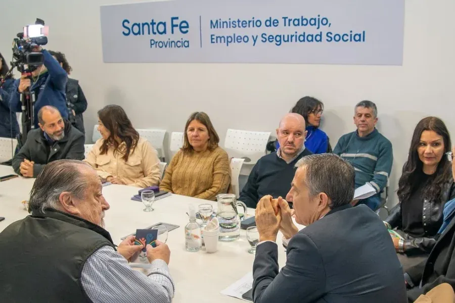 Los gremios de Santa Fe darán el jueves su respuesta a la propuesta salarial