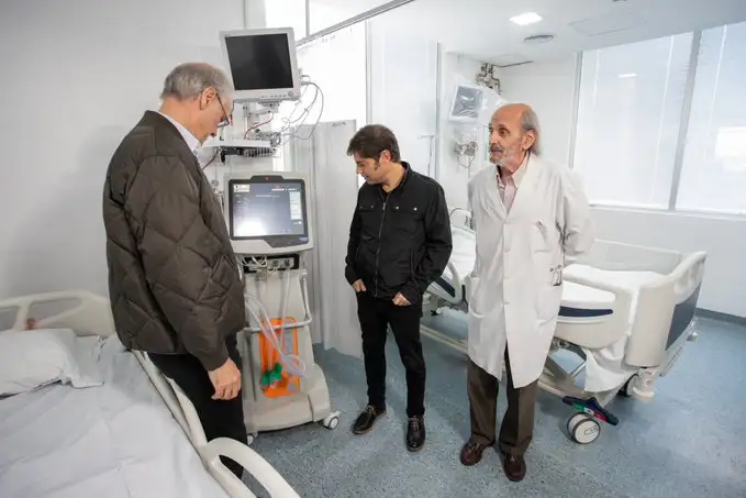 Cinco médicos y diez enfermeros del hospital de San Martín que visitó Axel Kicillof el viernes tienen coronavirus
