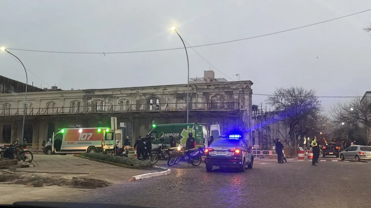 Ambulancias y policía en pleno centro por un accidente, ¿qué ocurrió?