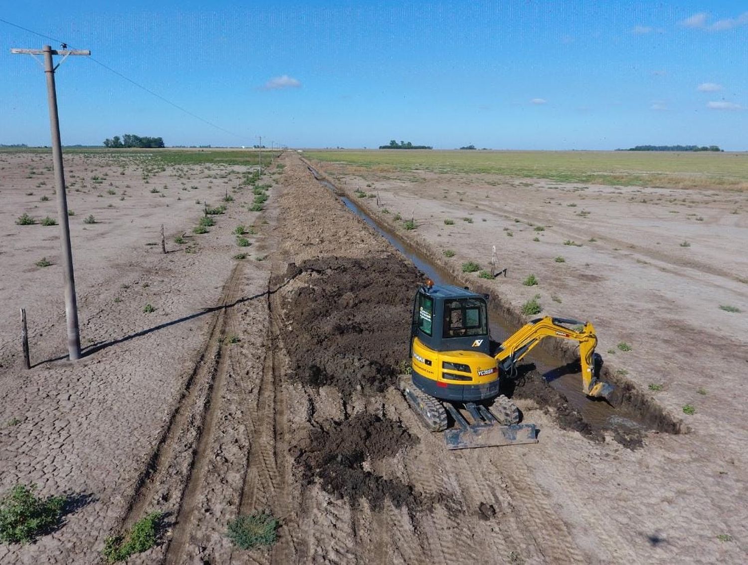 El Municipio avanza con trabajos de alteo en la continuidad del camino al Aeródromo