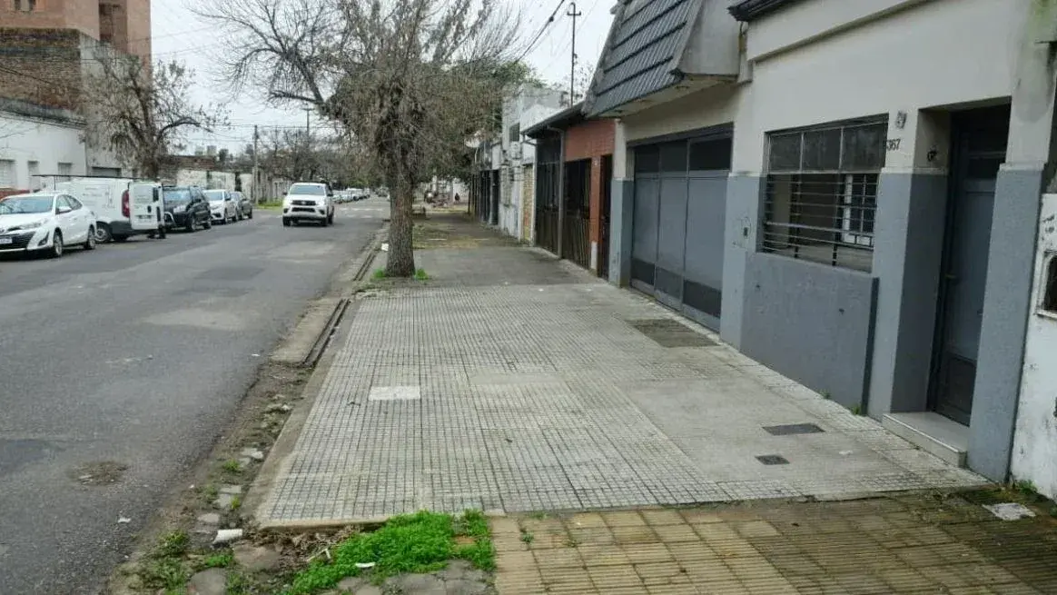 Violento asalto en la casa de un jefe policial: un supuesto delincuente fue herido de bala