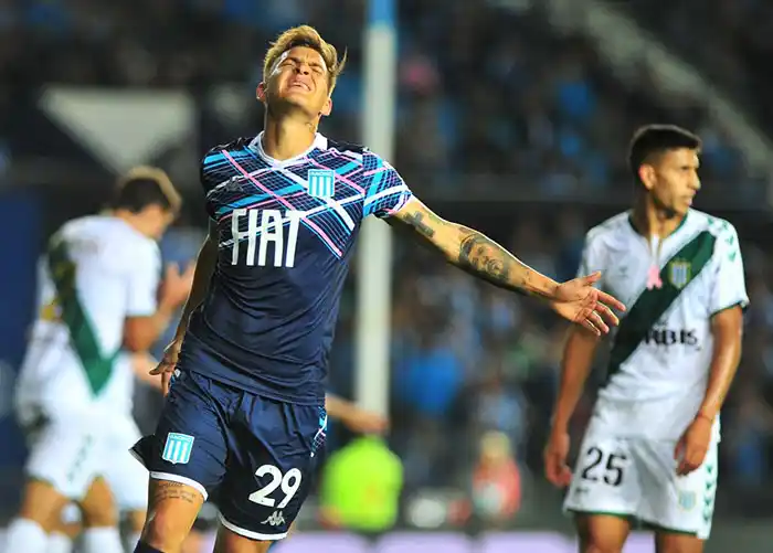 Racing no pudo quebrar al “Taladro”