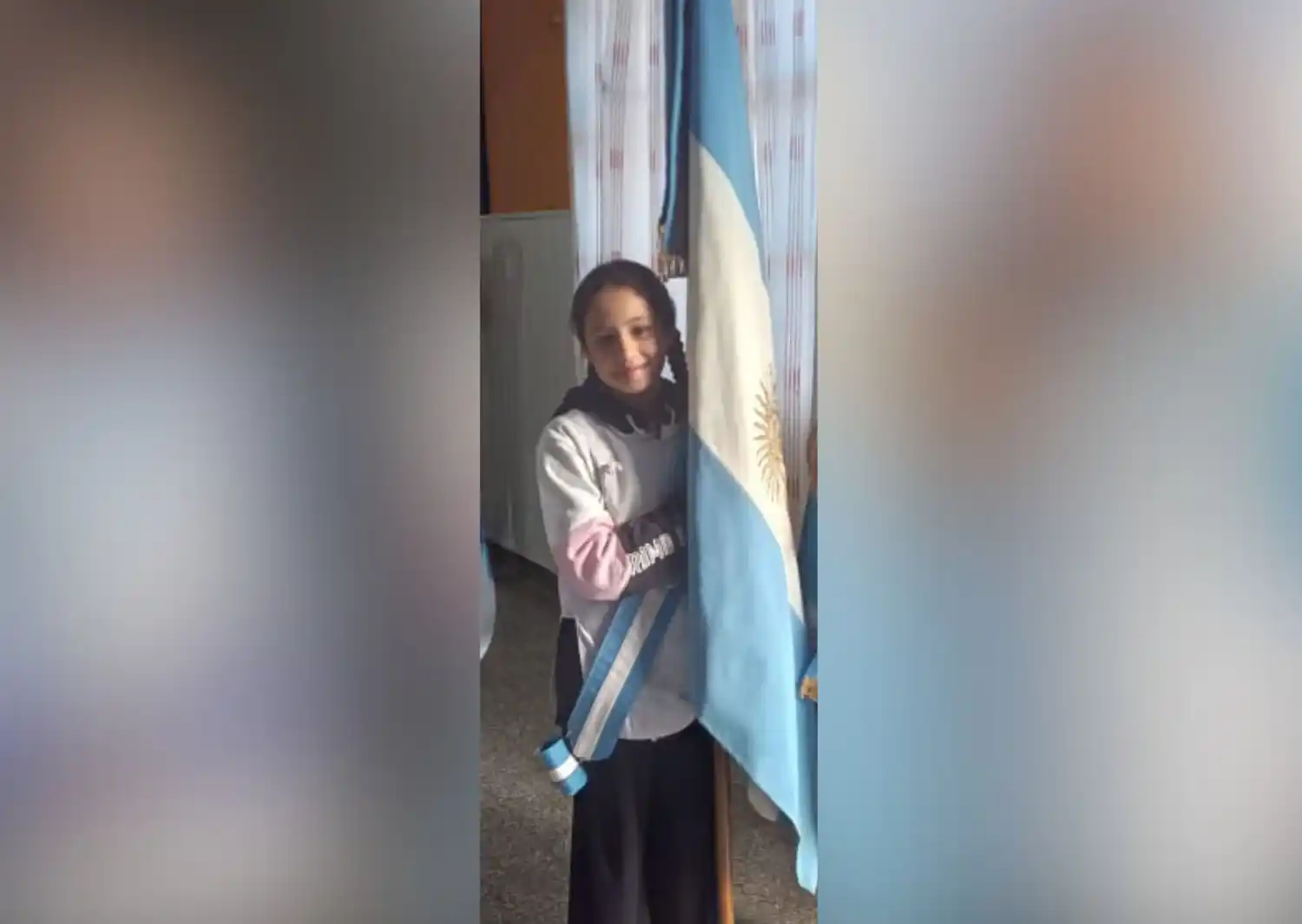 La familia Berrini felicita a Maia por ser abanderada