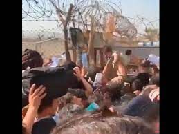 “Salven a mi bebé”, el desgarrador grito de madres afganas en aeropuerto de Kabul