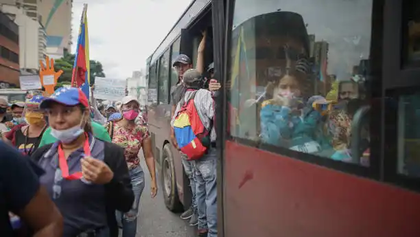 ¿Qué hacer con VENEZUELA? – Testigo Directo