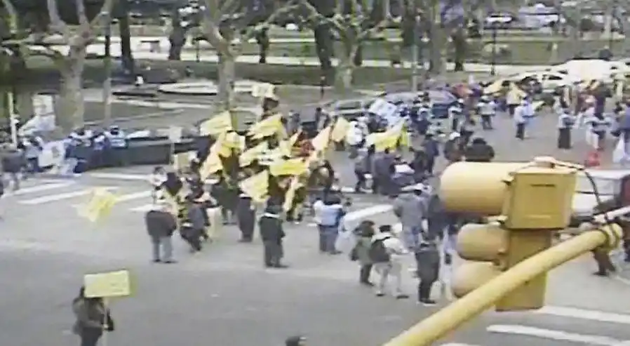 Cortan Luro reclamando trabajo