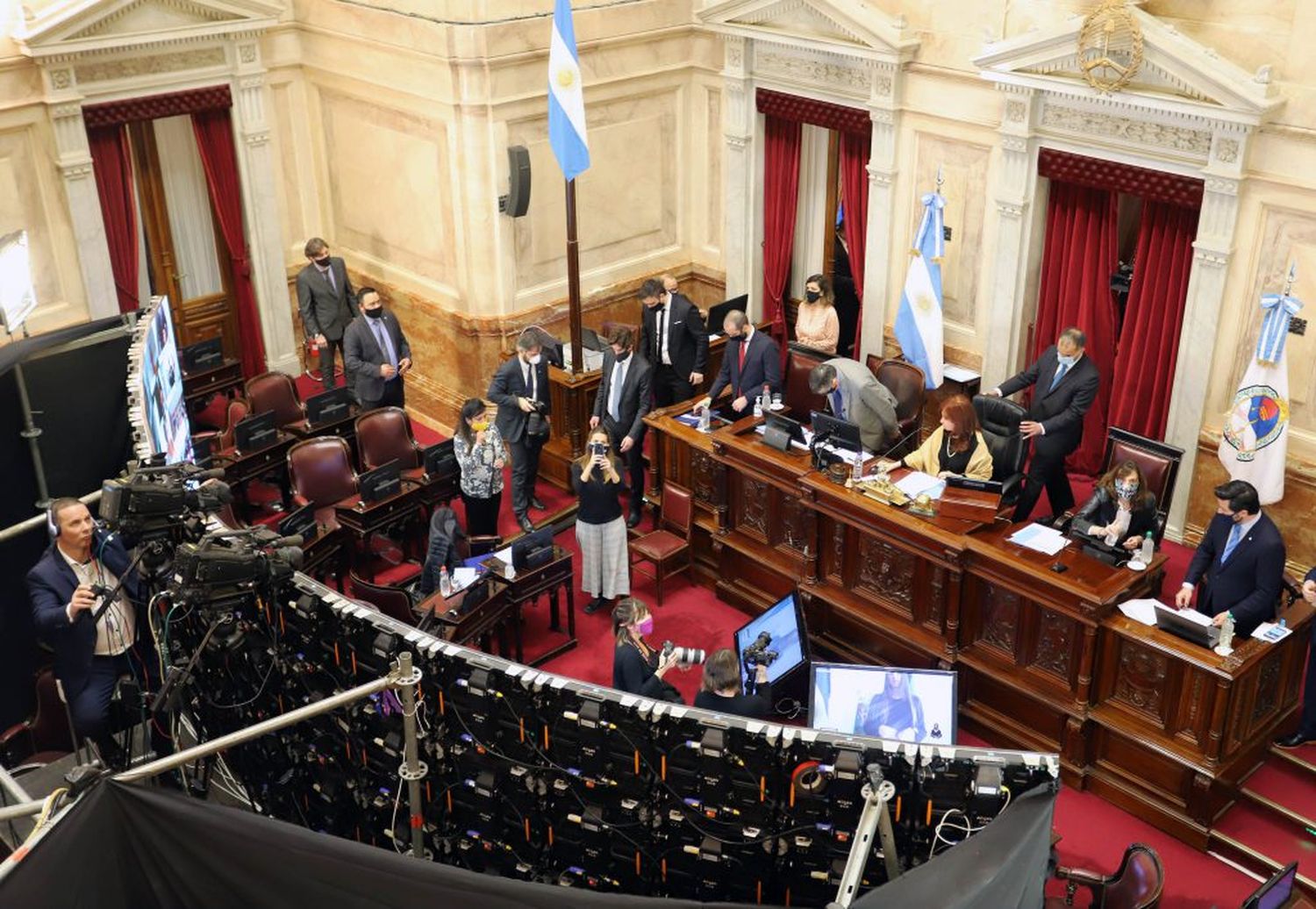 El Senado avaló decretos de Fernández para aplacar las consecuencias del Covid
