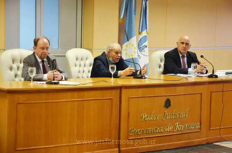 El especialista Peretti destacó la evolución
que está teniendo el derecho ambiental