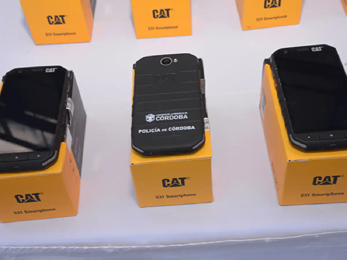 La Policía de San Francisco  incorporó celulares duales   