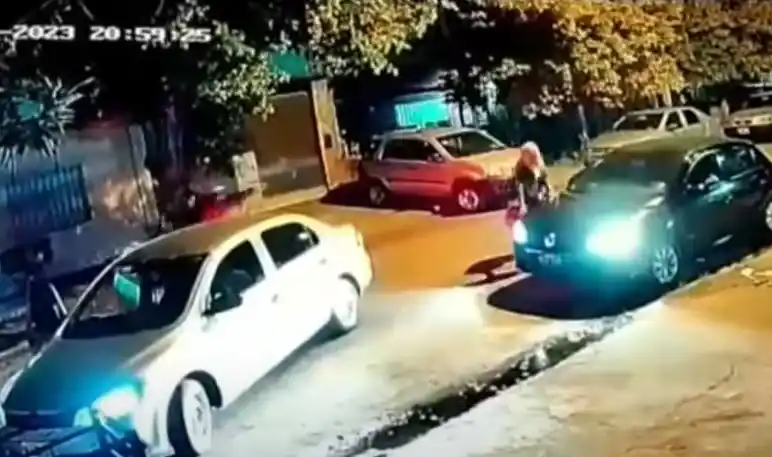 Pánico en La Matanza: Delincuentes le apuntaron en la cabeza a un nene de tres años para robar el auto de su familia