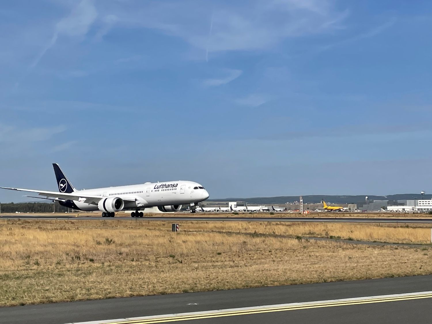 First flights scheduled for Lufthansa’s Boeing 787