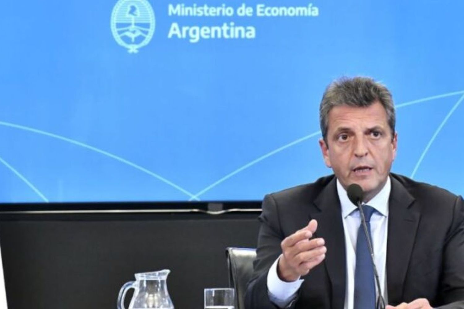 En materia de Iva, Massa propone revisar la exención a la locación de inmuebles rurales, el reintegro a exportadores, diferimientos a Mipypmes y honorarios al Directorio exentos en el impuesto.