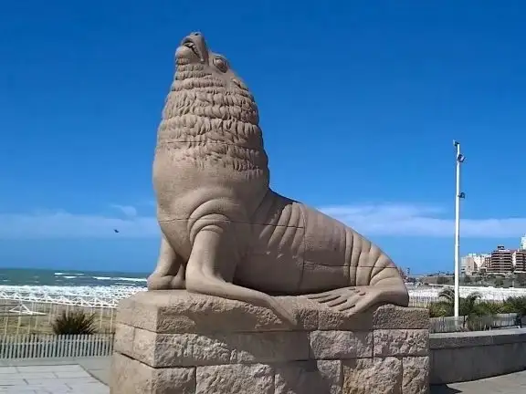 Monumento al lobo marino, de José Fioravanti.