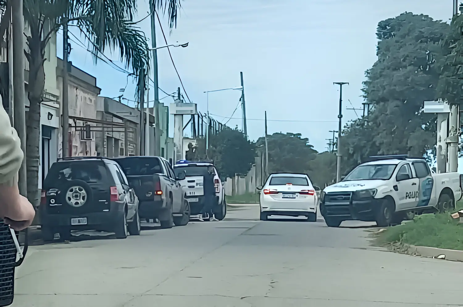 La policía llegó alertada por un llamado al 911.