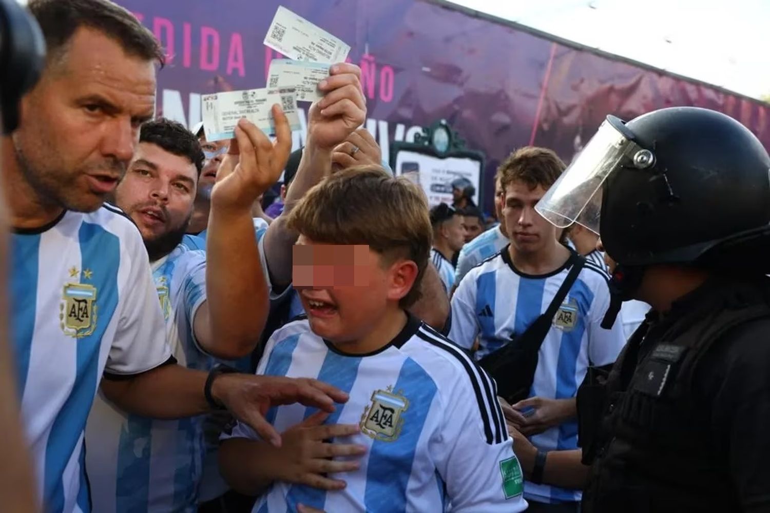 "La persona que me vendió, me traicionó", dijo el apuntado por las entradas truchas a hinchas de Tandil
