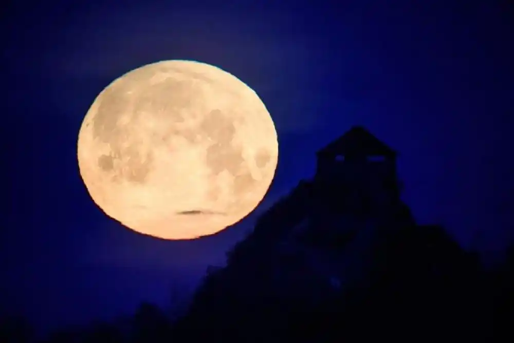 El eclipse y la superluna traen fuerza de cambios positivos