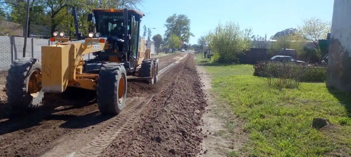 Obras de cordón cuneta en la calle Pradere en Lobería