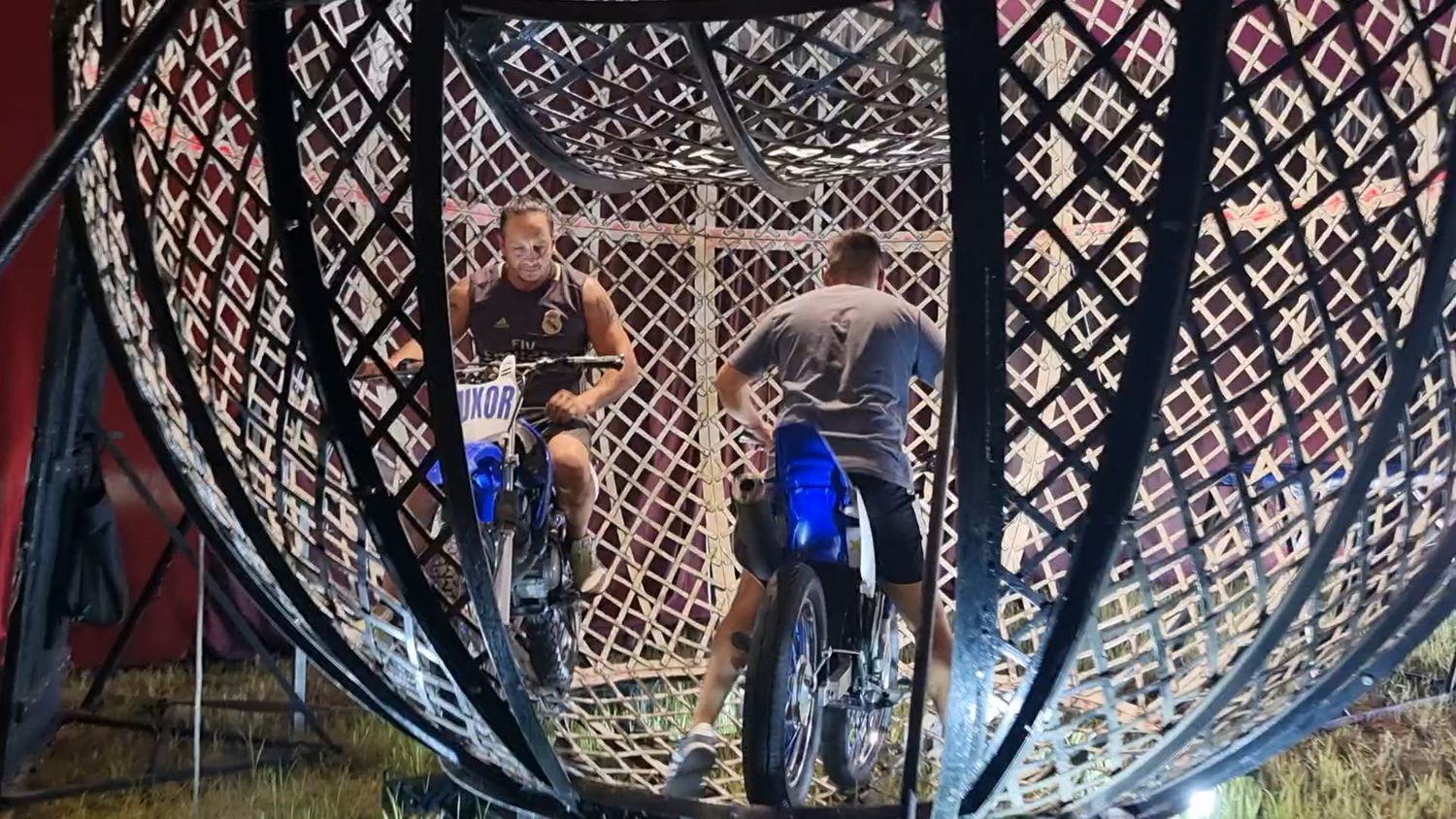 VIDEO: Visitamos el circo y vivimos un momento de mucha tensión