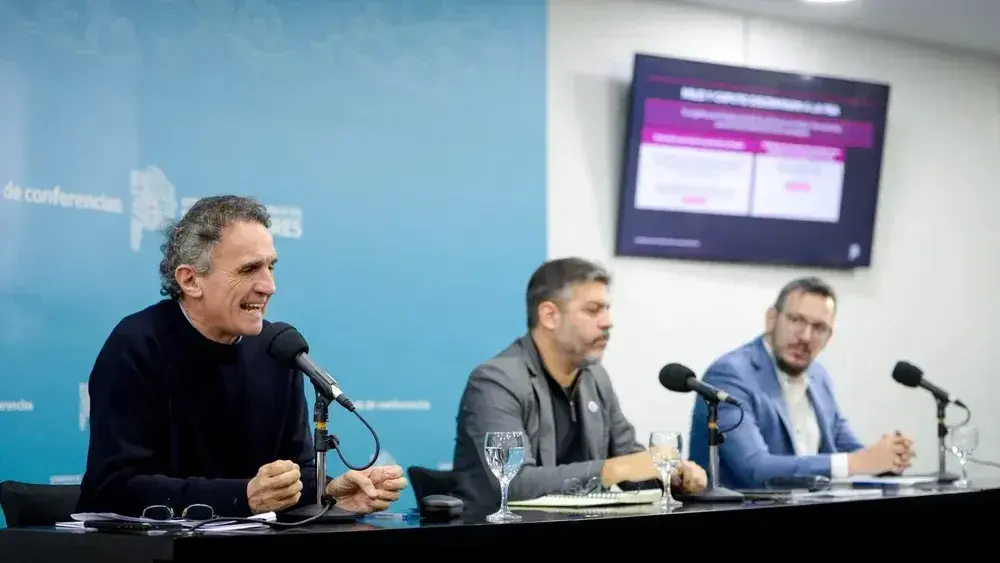 Gabriel Katopodis, Carlos Bianco y Juan Cuattromo.